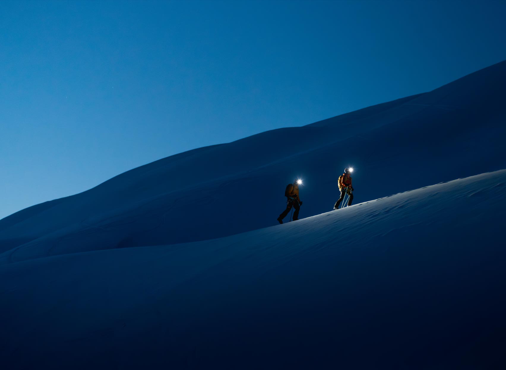 Randonnée à ski de nuit.