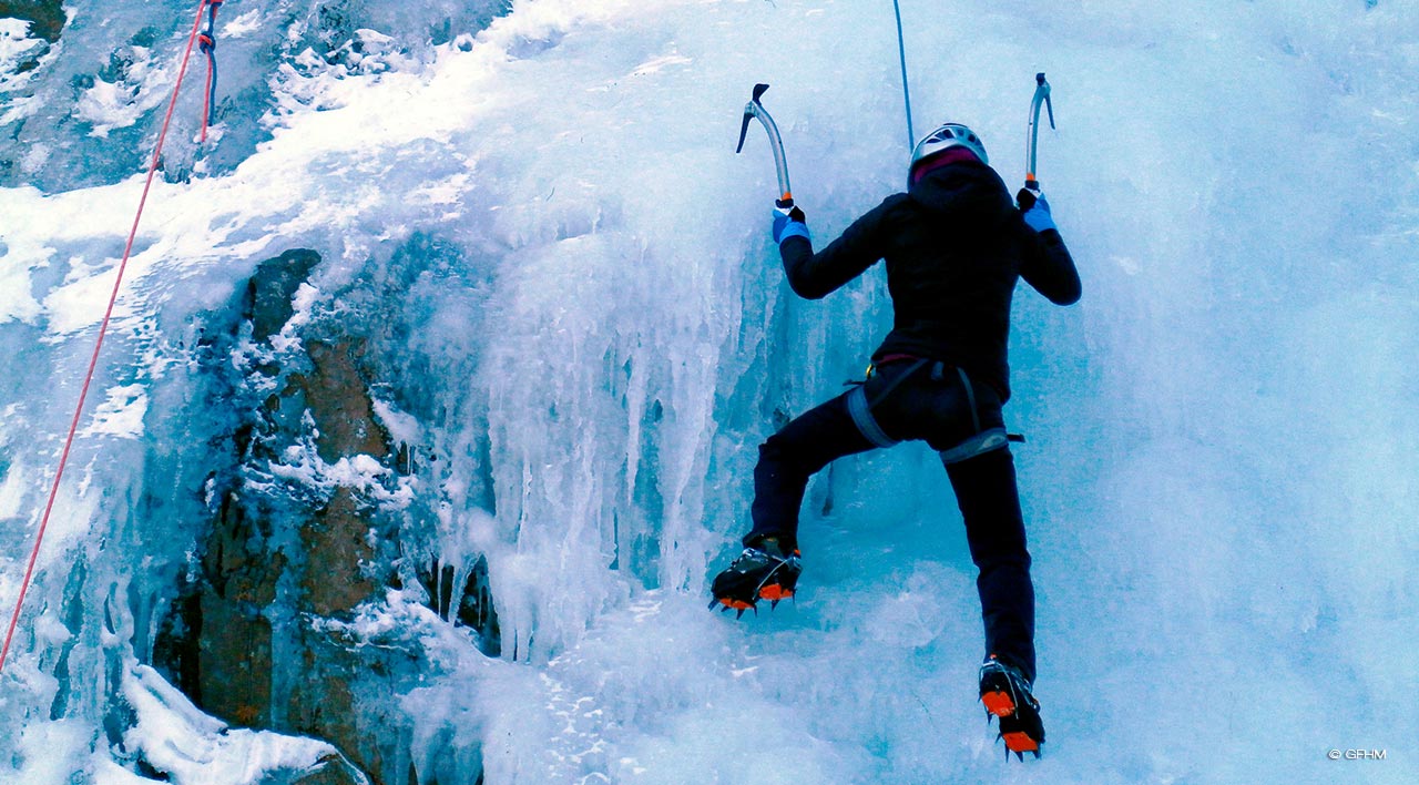 News Petzl Petzl Sengage Pour Lalpinisme Au Féminin